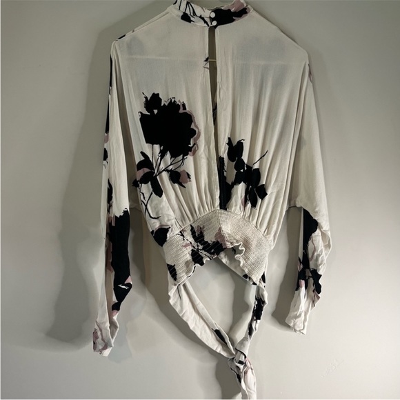 BlOGGER FAVORITE ✨ | FREE PEOPLE | Say you Love Me Blouse | Long sleeve | Small - Picture 5 of 6